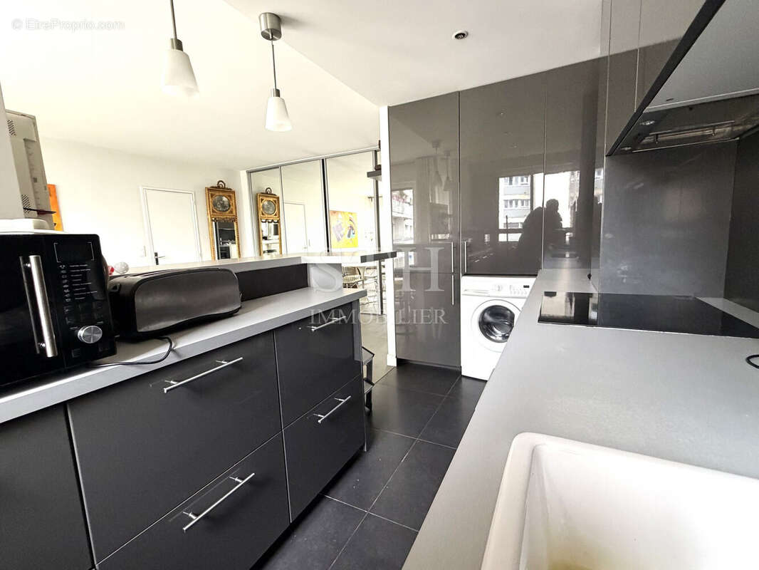 Appartement à PARIS-1E
