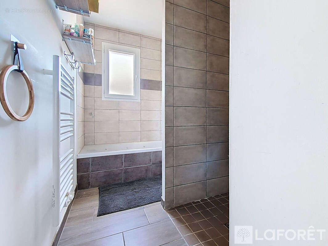 Plain-pied récent de 2017- 3 chambres à Coron - photo 8