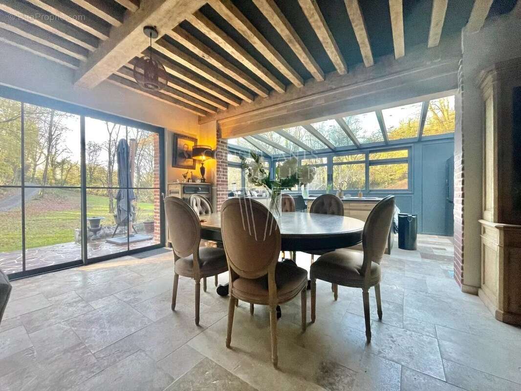 Maison à CORMEILLES