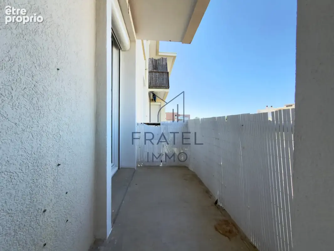 T4 rénové de 63 m2   terrasse, balcon & cave - photo 3