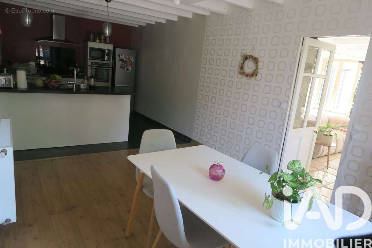 Maison 120 m² à Roches-Premarie-Andille  - photo 5
