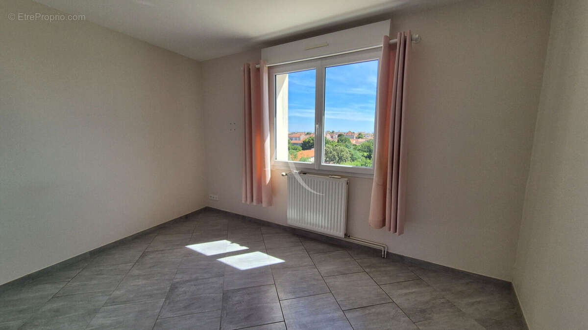 Superbe appartement dans résidence avec ascenseur à Rochefort - photo 8
