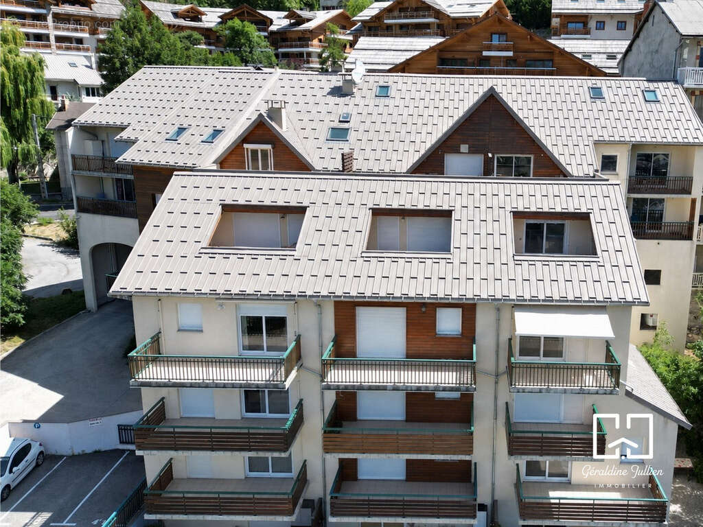 Appartement T3 avec terrasse, garage et parking à Briançon - photo 5