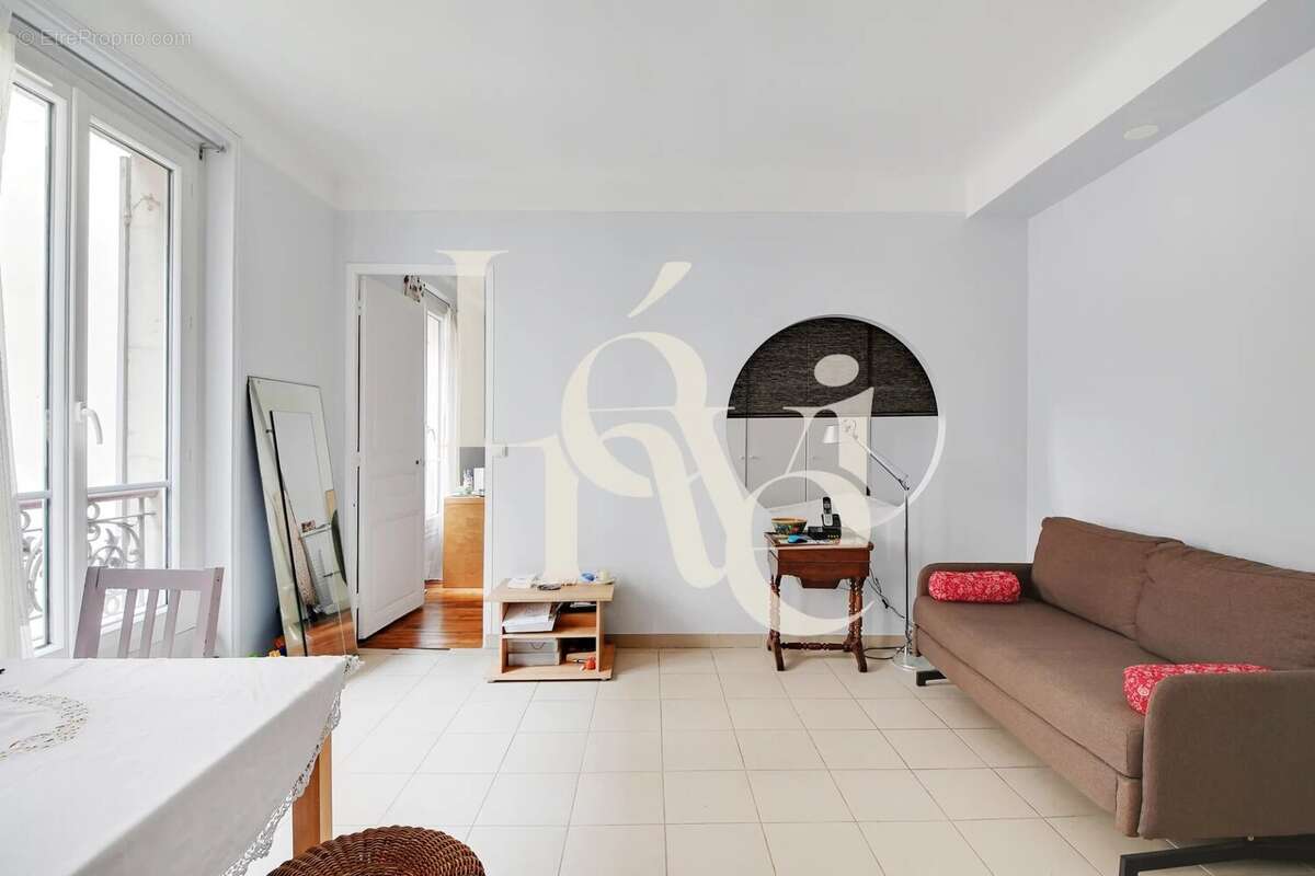 Appartement à PARIS-14E