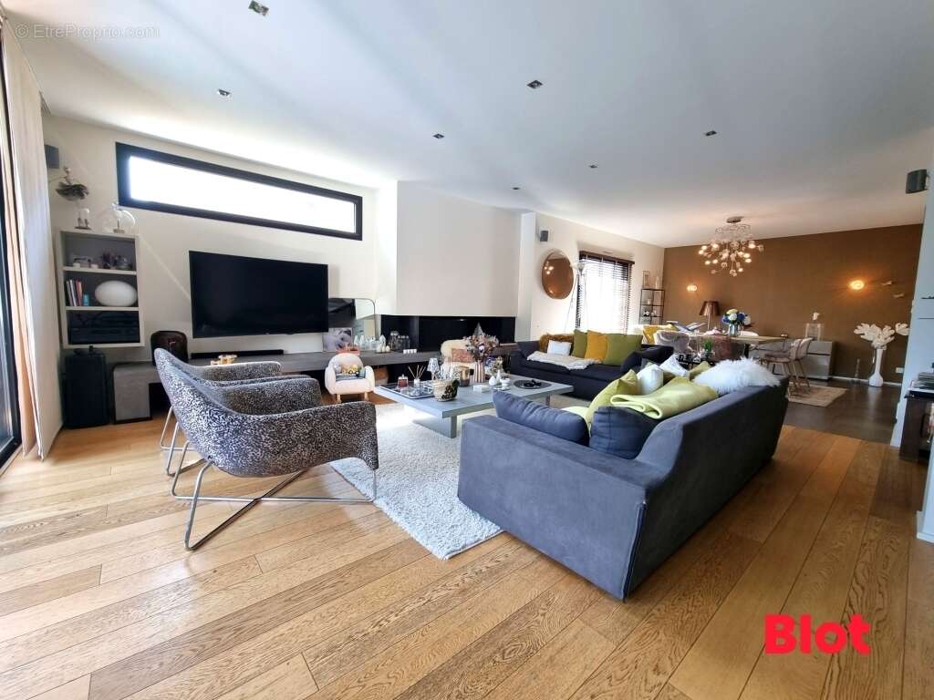 Maison 165 m² à Melesse  - photo 2