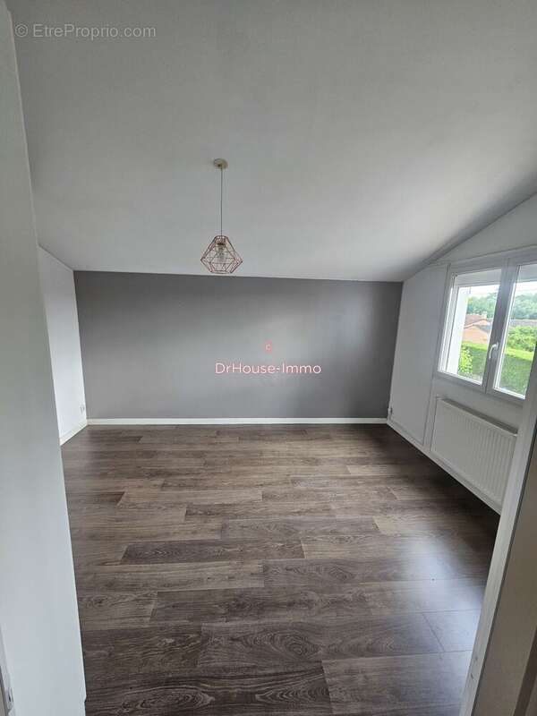 Maison 155 m² à Ambares-Et-Lagrave  - photo 16