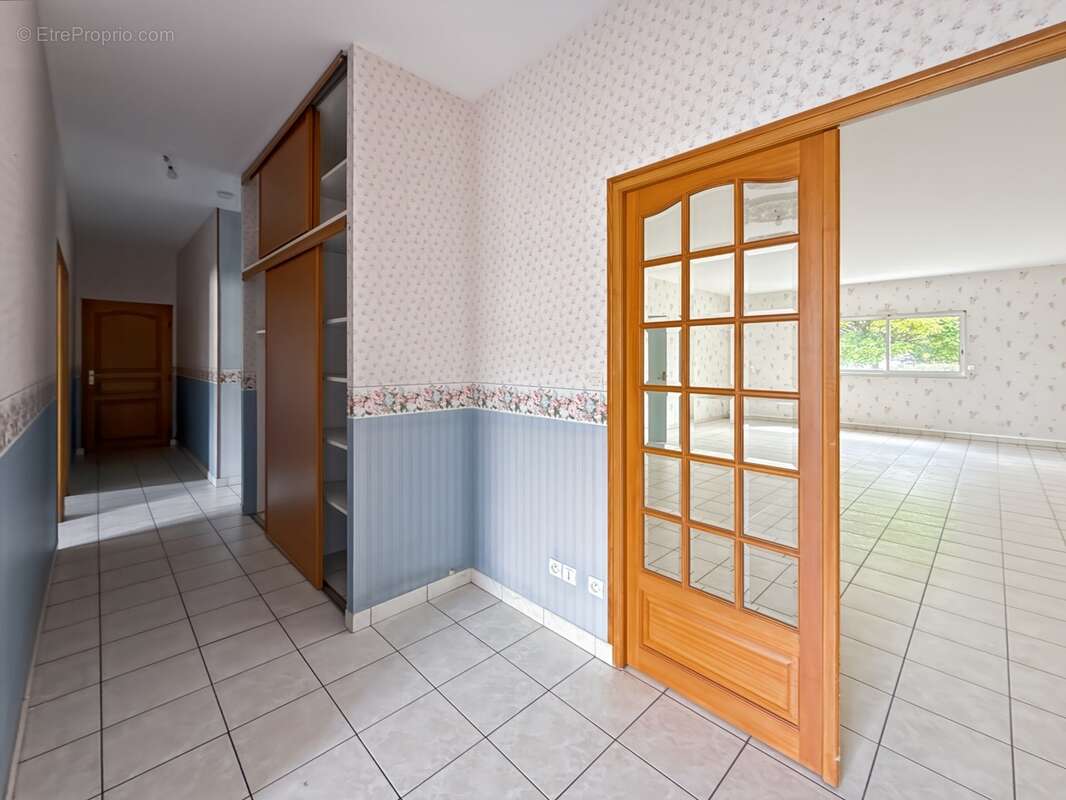 Dept(86) Vienne à Châtellerault Maison Plain Pied à vendre 6 pièces - photo 4