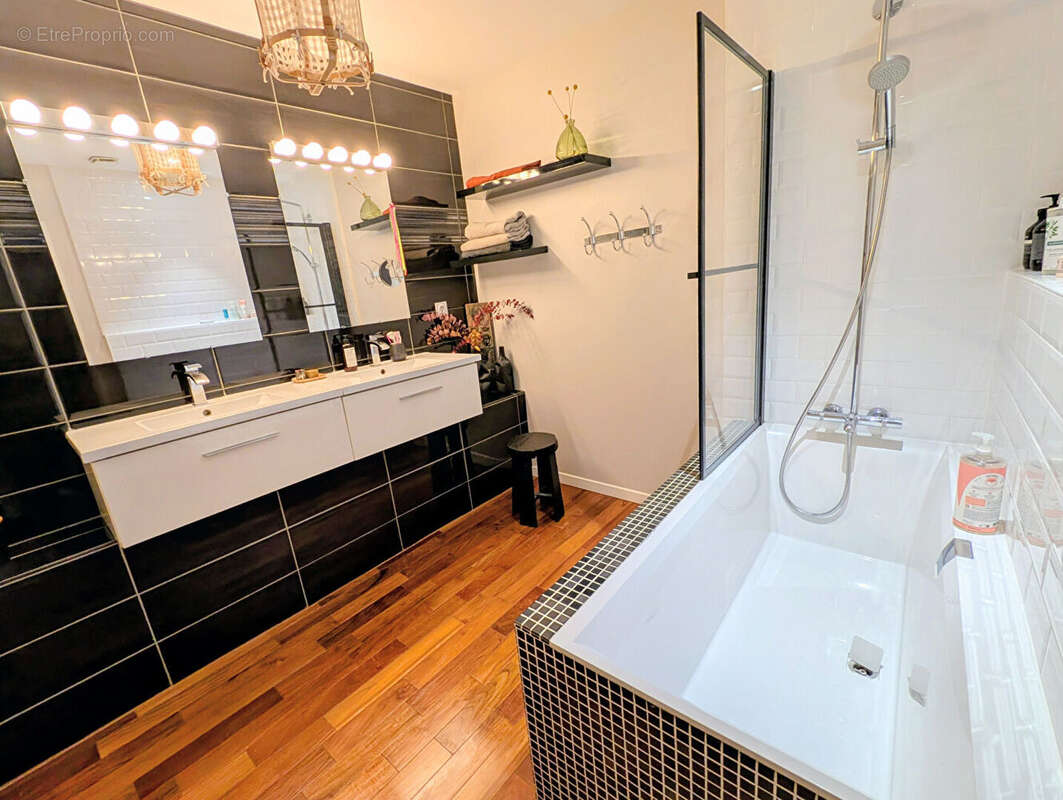 Maison à VILLENAVE-D&#039;ORNON