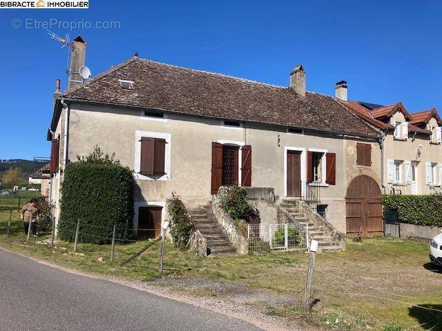 Maison à LA CELLE-EN-MORVAN