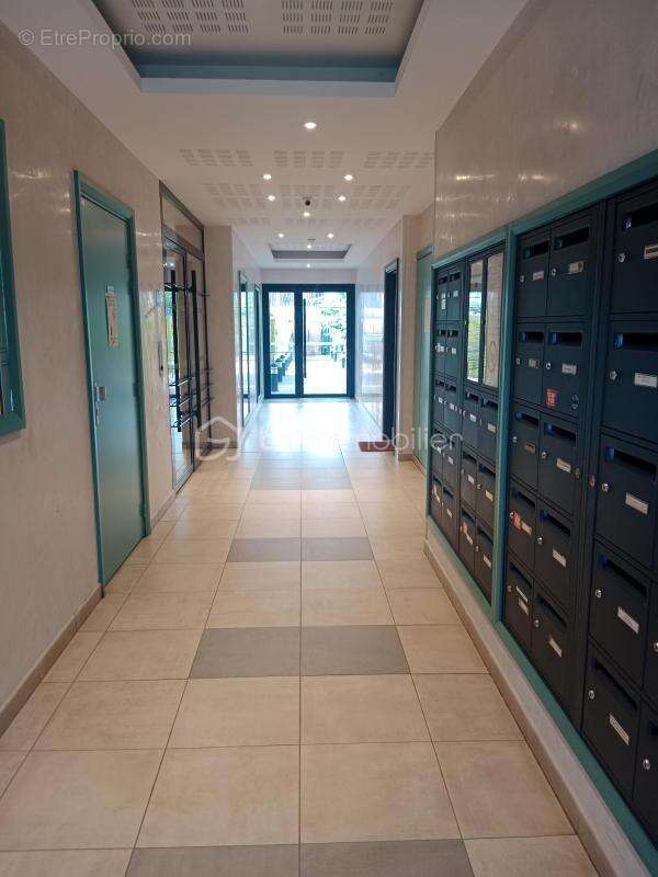 Appartement 57 m² à Crosne  - photo 3