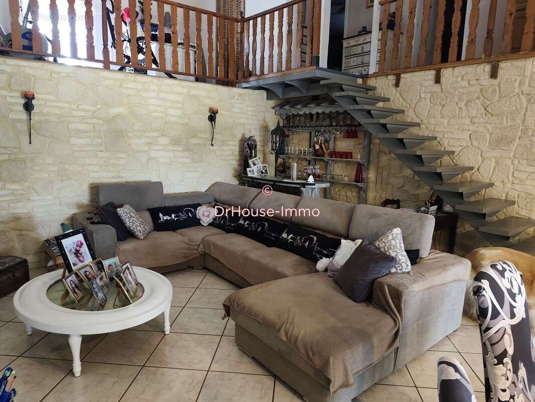 Maison 205 m² à Loupiac-De-La-Reole  - photo 6