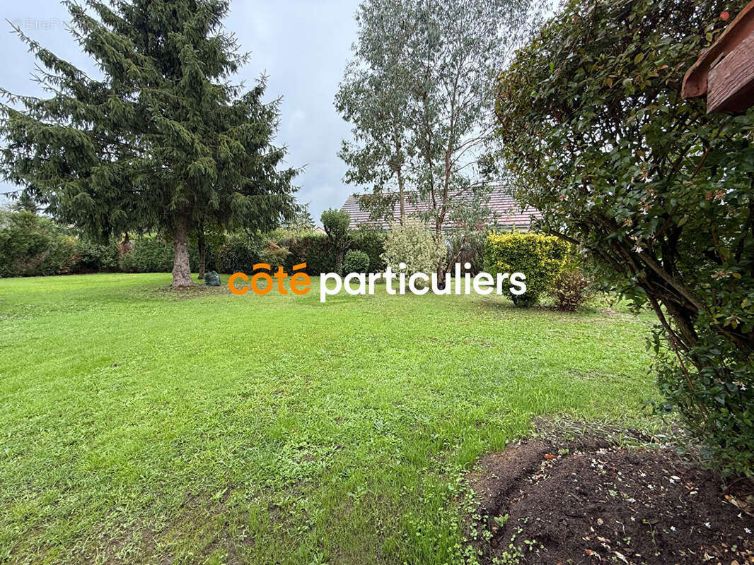 Maison à SAINT-AMAND-MONTROND