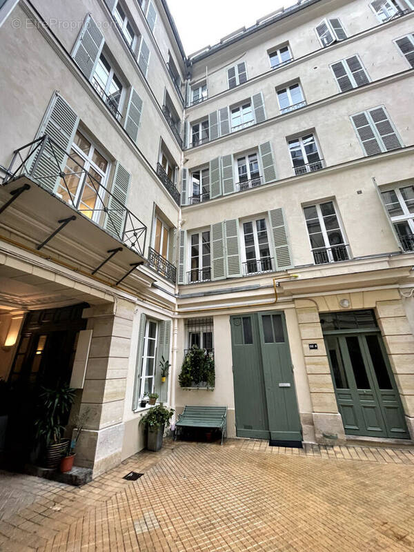 Appartement à PARIS-9E
