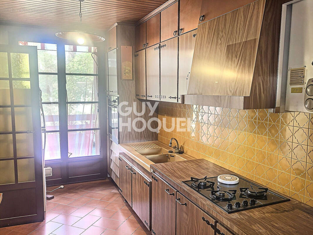 A vendre  pavillon 4 pièce(s) 80 m2 avec garage, jardin et cave au parc des amandiers 13170 les pennes mirabeau - photo 4