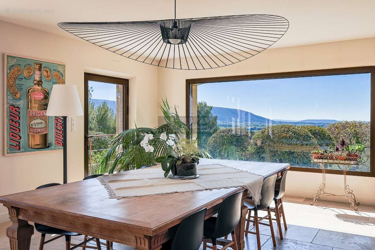 Maison à GORDES