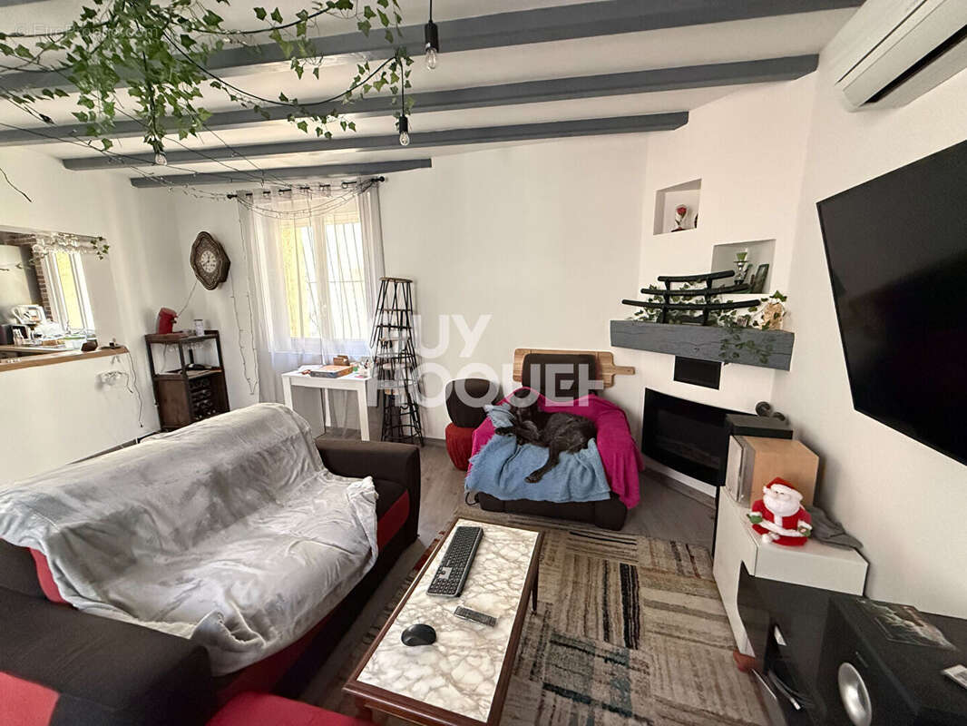 Maison de Village en 3 faces, F4  avec garage et terrasse. A vendre VILLELONGUE DE LA SALANQUE (66140) - photo 6