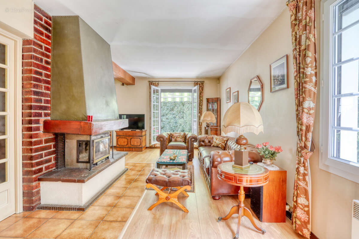 Maison à JOUY-EN-JOSAS