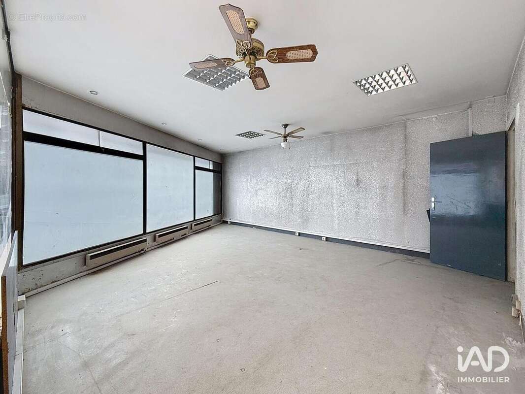 Photo 2 - Commerce à PARIS-18E