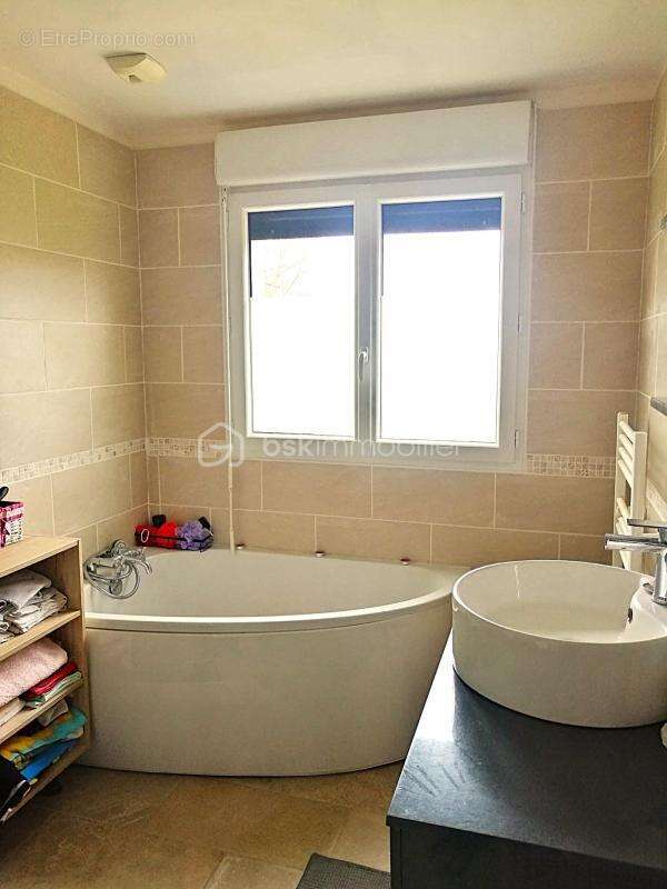 Maison à MAILLY-MAILLET