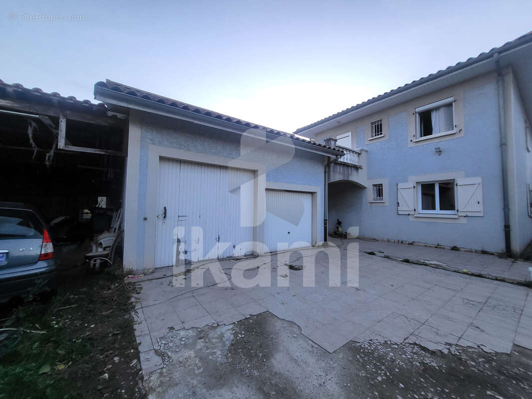 Maison à LE PEAGE-DE-ROUSSILLON