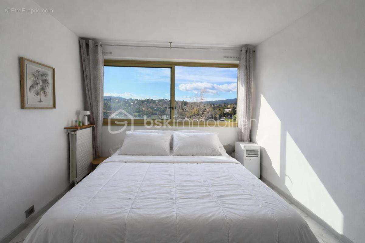 Appartement à MANDELIEU-LA-NAPOULE