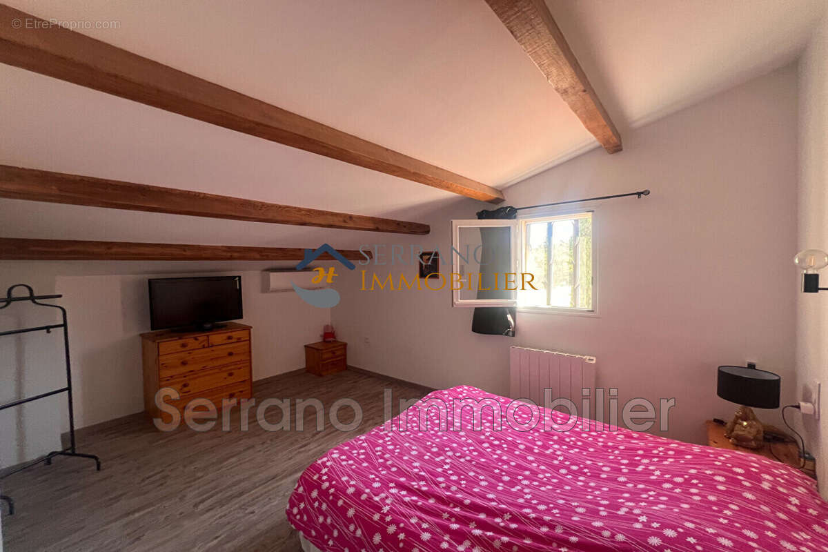 Maison 145 m² à Eyragues  - photo 6