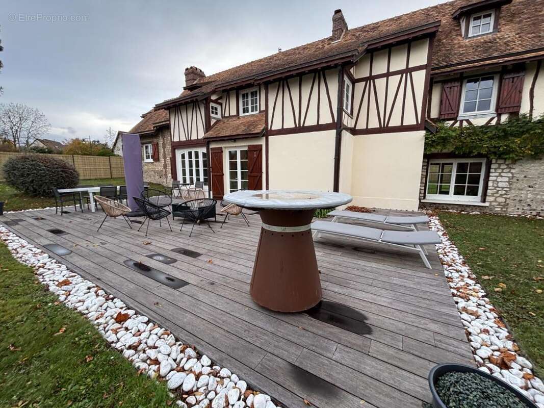 Maison 295 m² à Le Vaudreuil  - photo 3