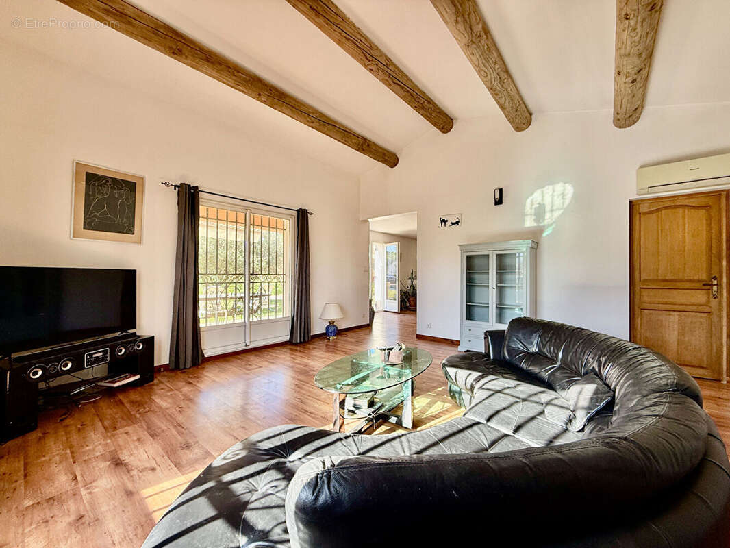 Maison à SAINT-LAURENT-DES-ARBRES