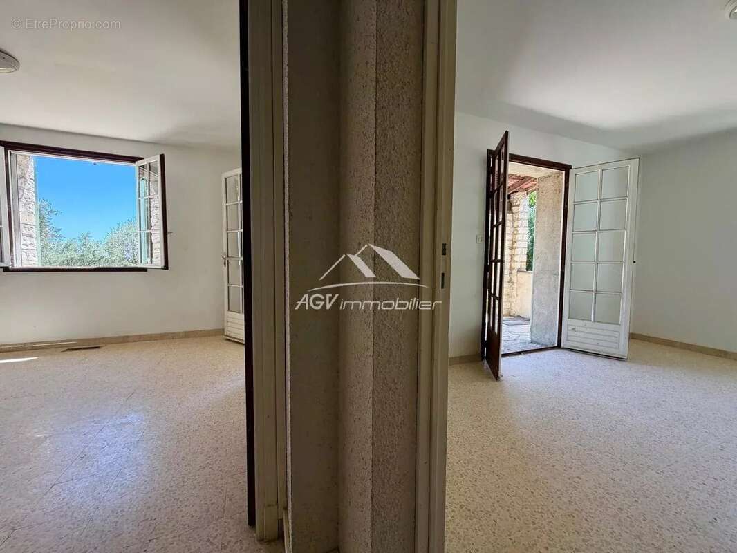 Vue panoramique exceptionnelle – Maison de 165 m² sur 3 300 m² de terrain constructible - photo 18