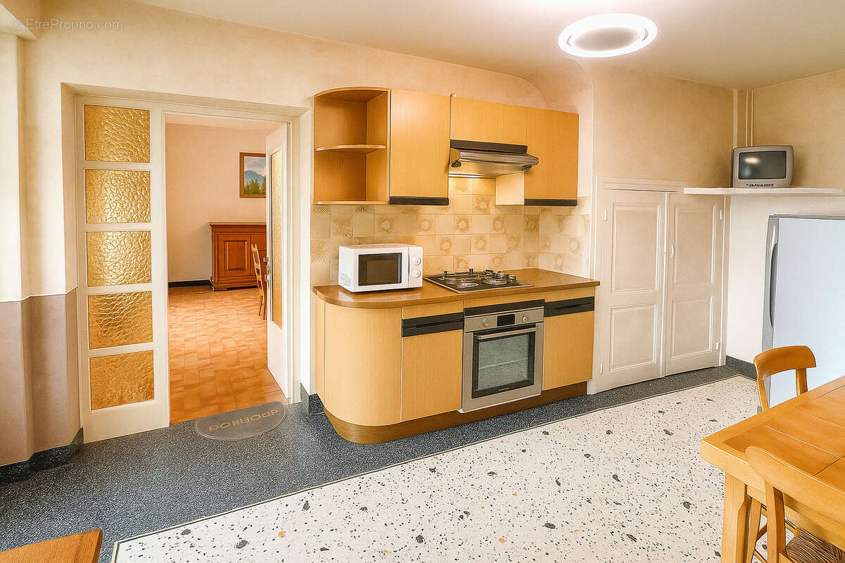 Maison à PERIGNAT-SUR-ALLIER