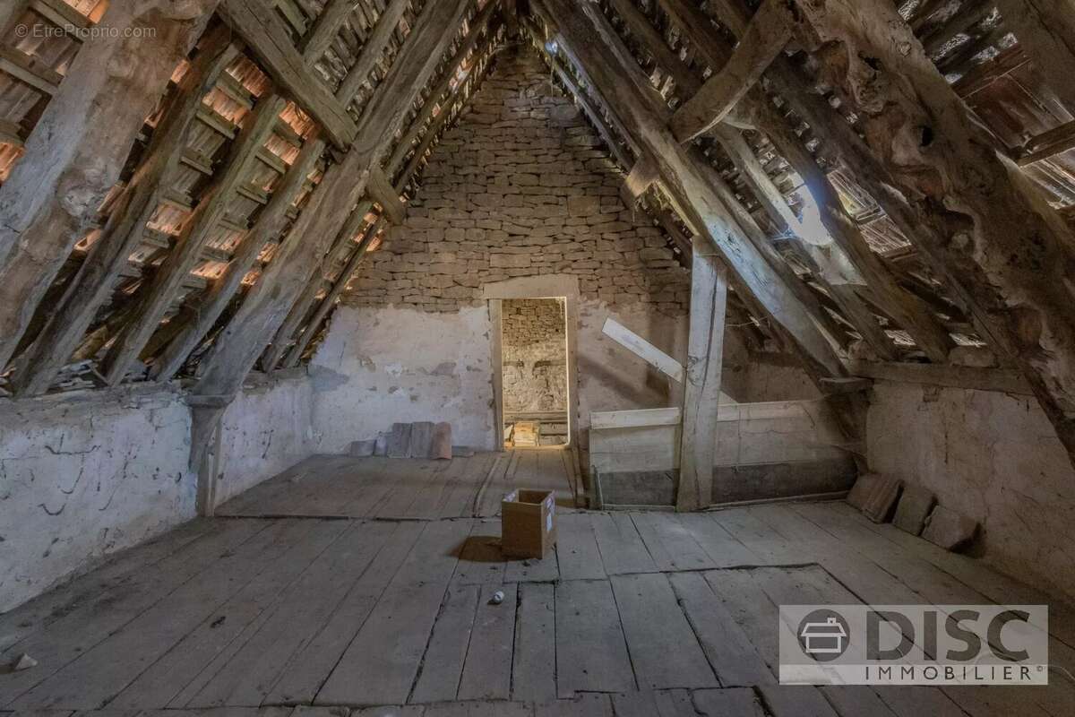 Charmant ensemble avec petite maison et dépendances. - photo 12
