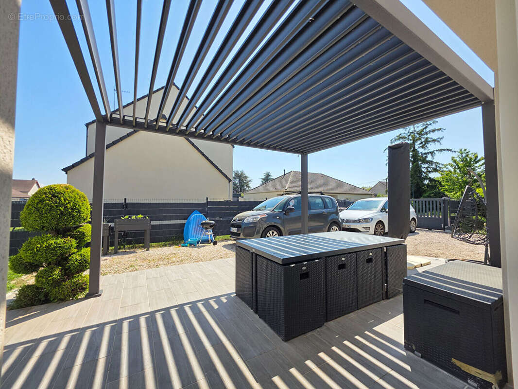 Maison à GENLIS