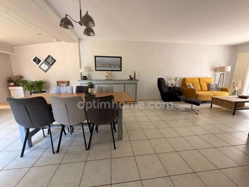 Maison à MORTAGNE-SUR-SEVRE