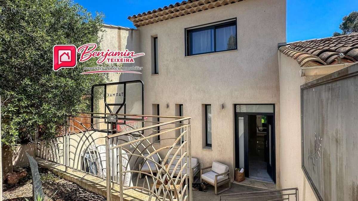 Maison Roquebrune Sur Argens 4 pièce(s) 109.85 m2 - photo 16