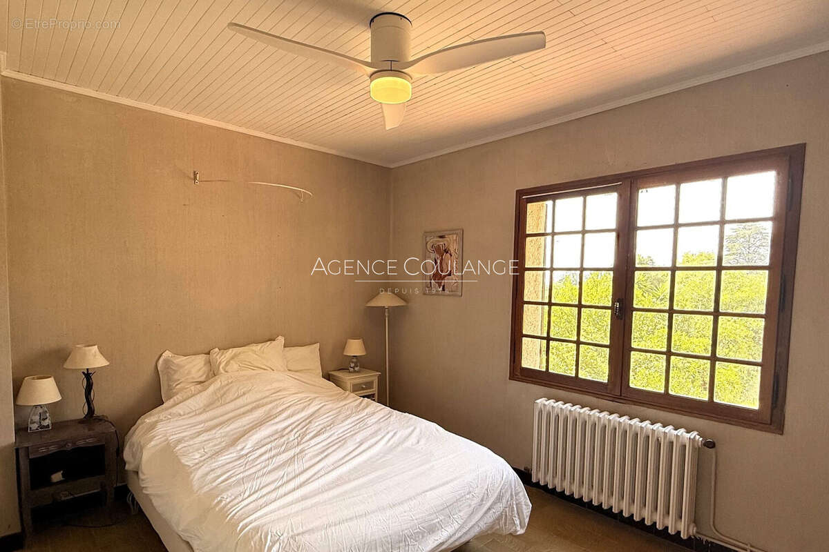 Maison 161 m² à Saint-Cyr-Sur-Mer  - photo 6