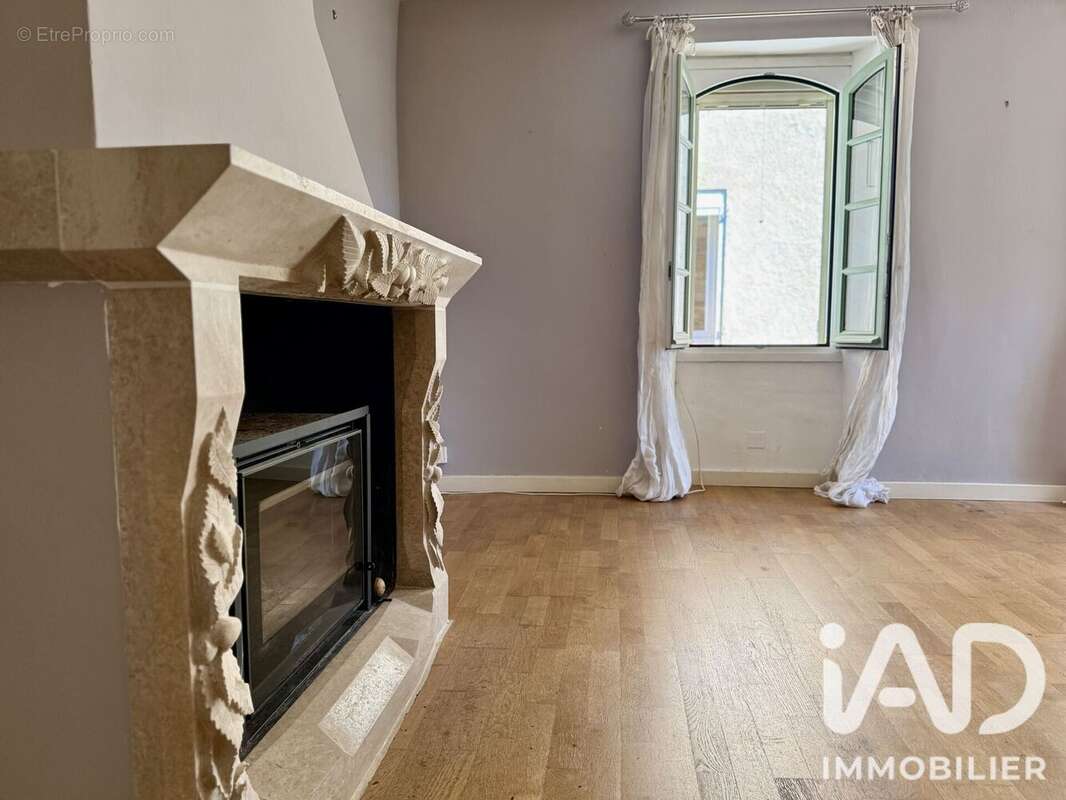 Maison 190 m² à La Garde-Freinet  - photo 4