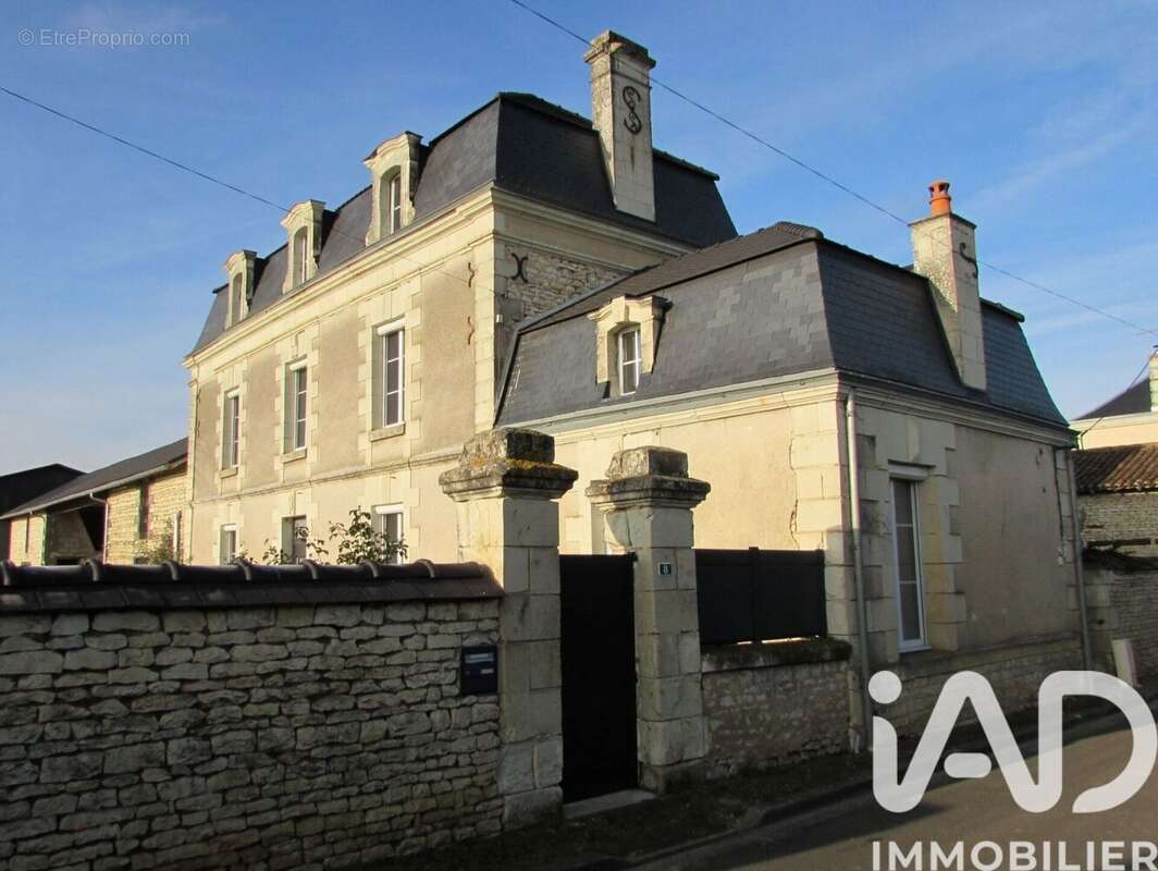 Maison 178 m² à Chalais  - photo 4