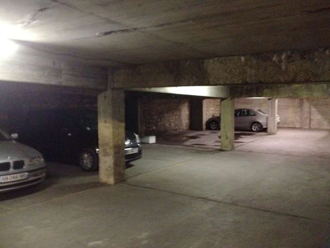 Parking à LE KREMLIN-BICETRE