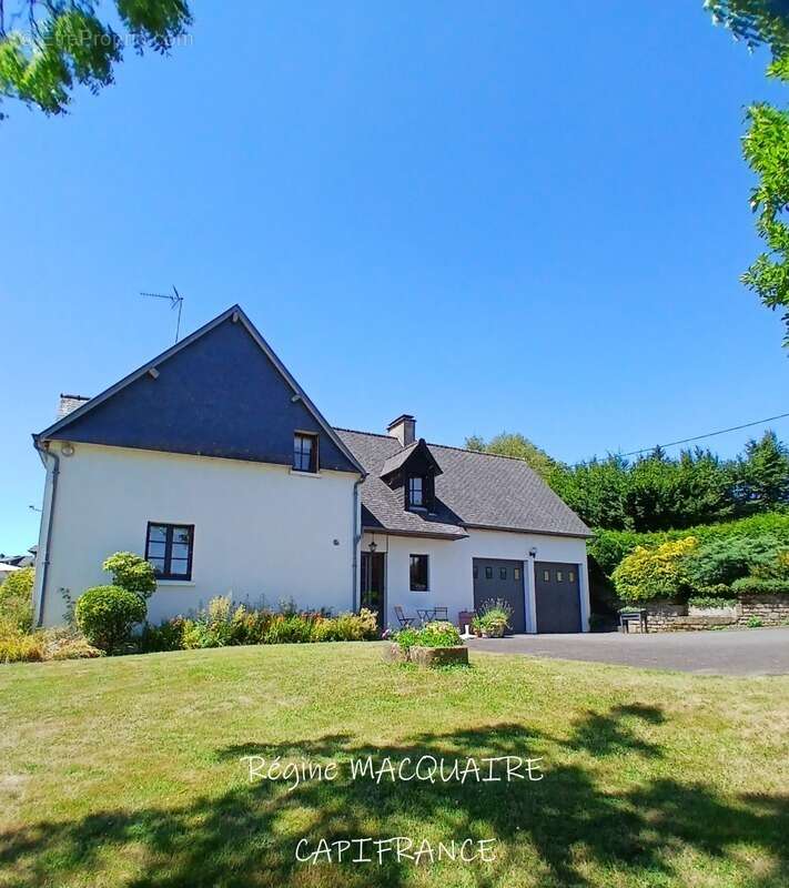 À vendre : Maison mitoyenne de 4 pièces,143 m2 env., 3 chambres sur un terrain de 1500 m2 avec panorama exceptionnel sur la camp - photo 2