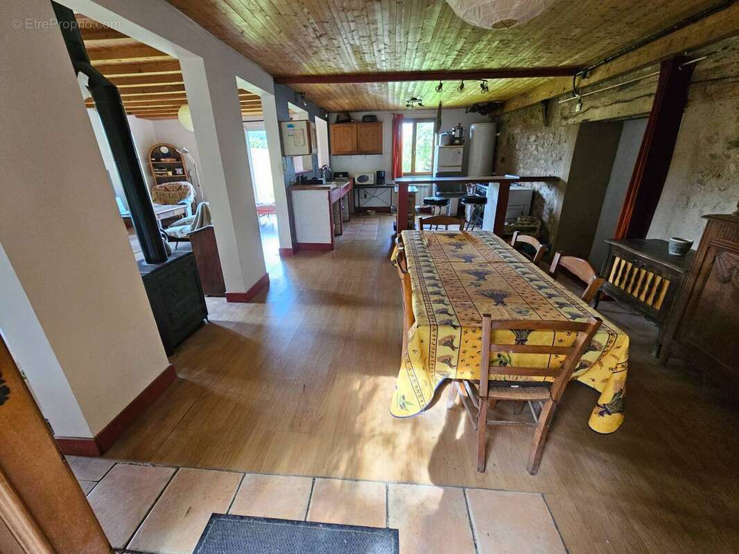 Appartement à ROZIERS-SAINT-GEORGES