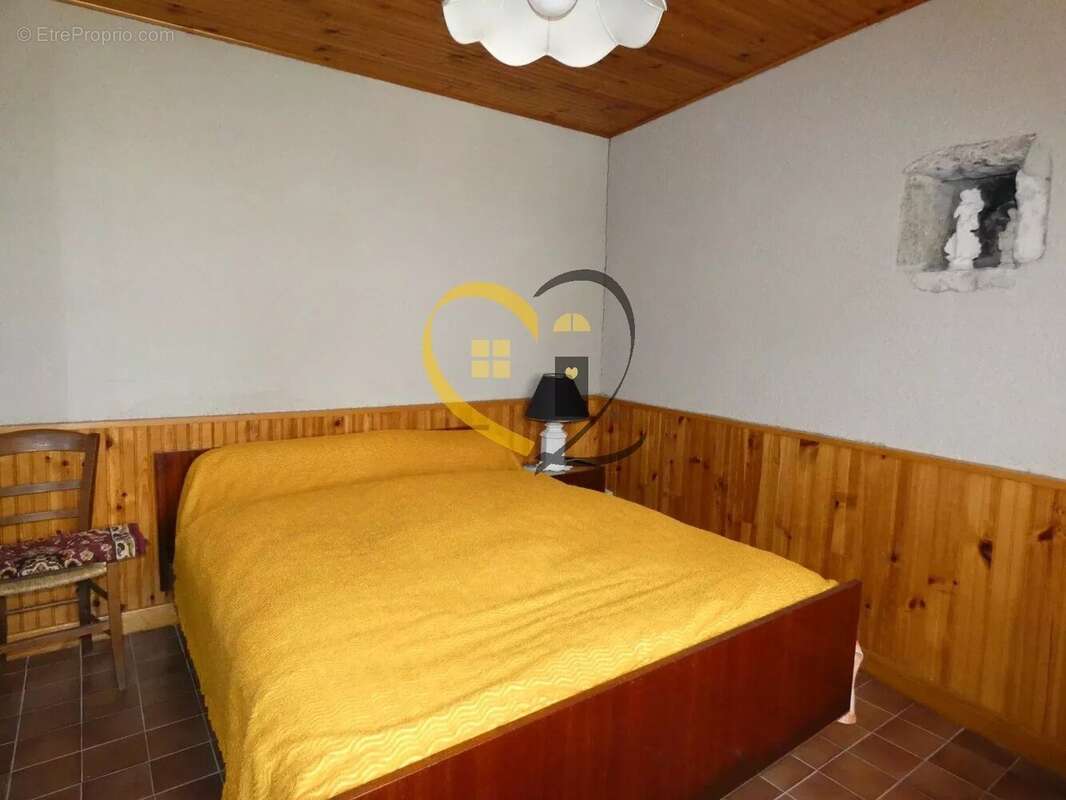 A VENDRE Maison de caractère avec dépendances et grand terrain – Azy - photo 5
