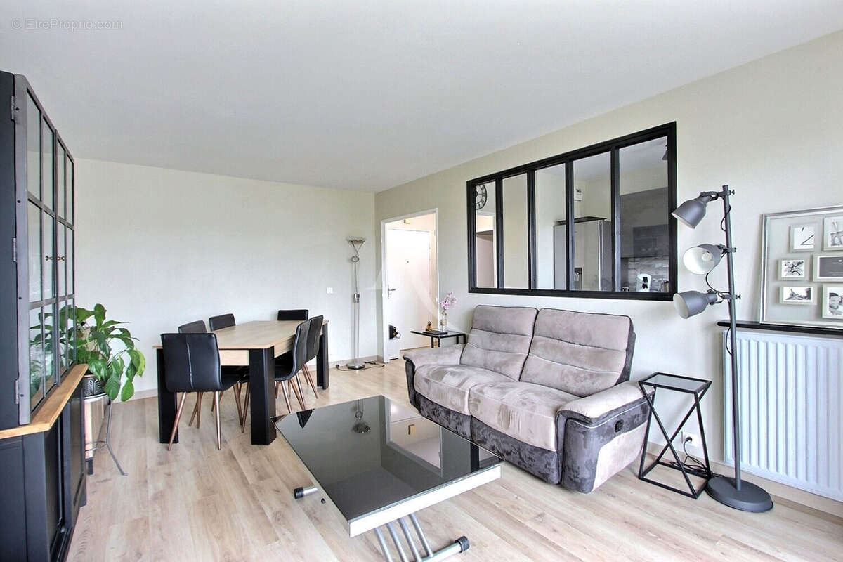 Appartement à VILLENEUVE-LA-GARENNE