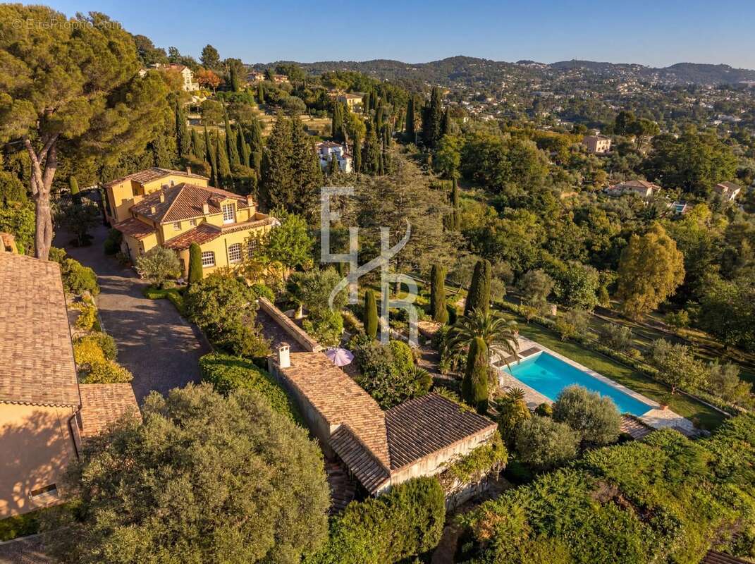Maison à MOUGINS