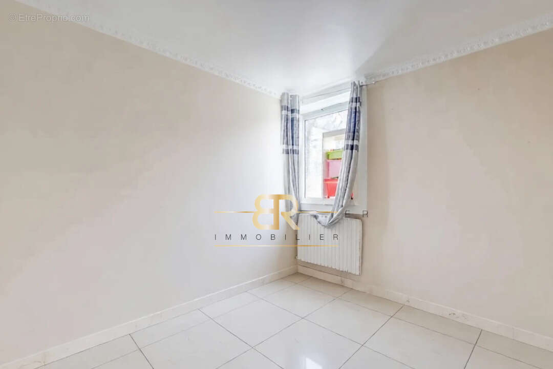 Appartement à PARIS-19E