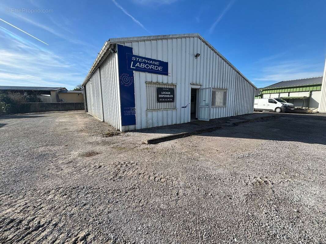 Commerce à ANGRESSE