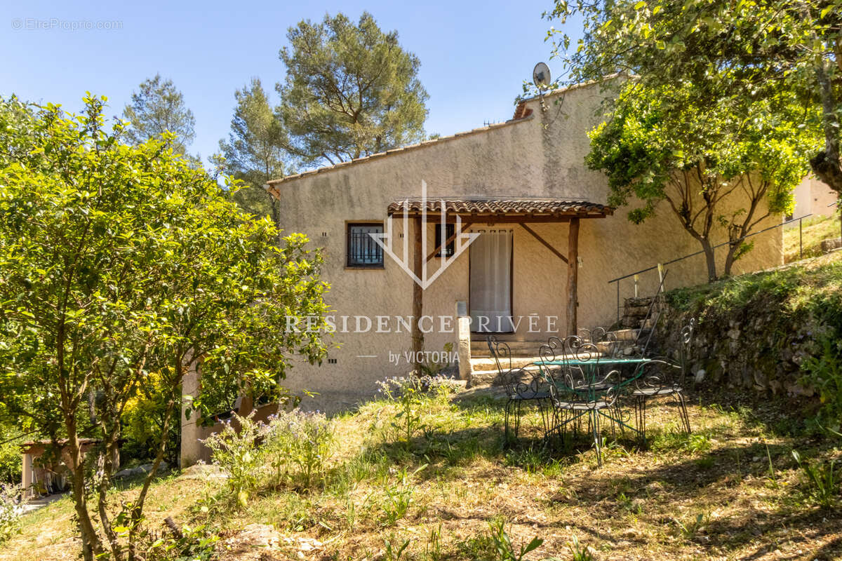 Maison à SOLLIES-TOUCAS