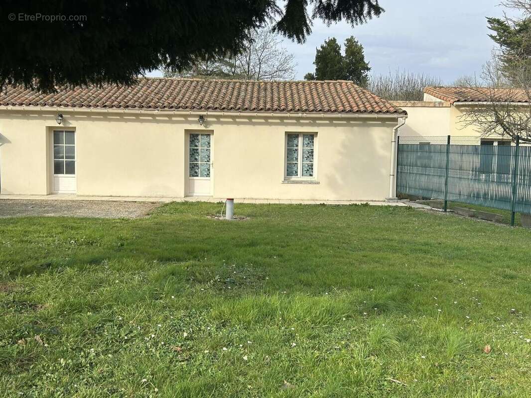 IMG9356 - Maison à SAINT-SYMPHORIEN