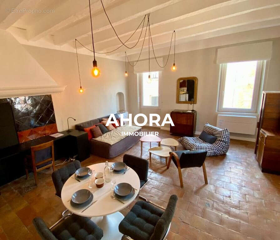 Appartement à MARSEILLE-1E