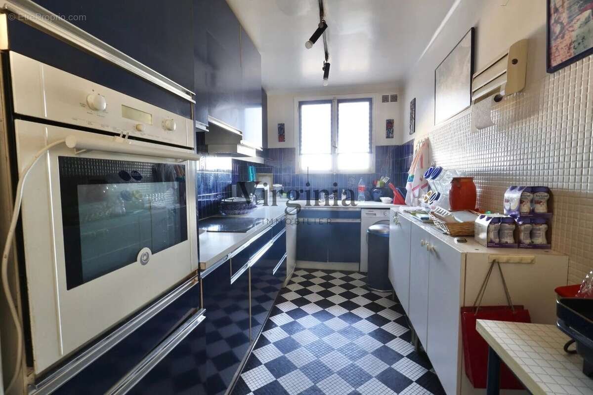 Appartement à CHARENTON-LE-PONT