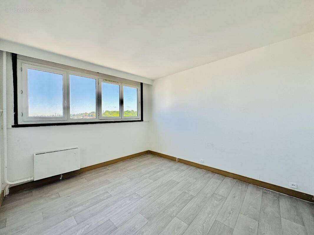 Appartement avec parking, 18 m2, centre ville de ROSNY s/bois - photo 2